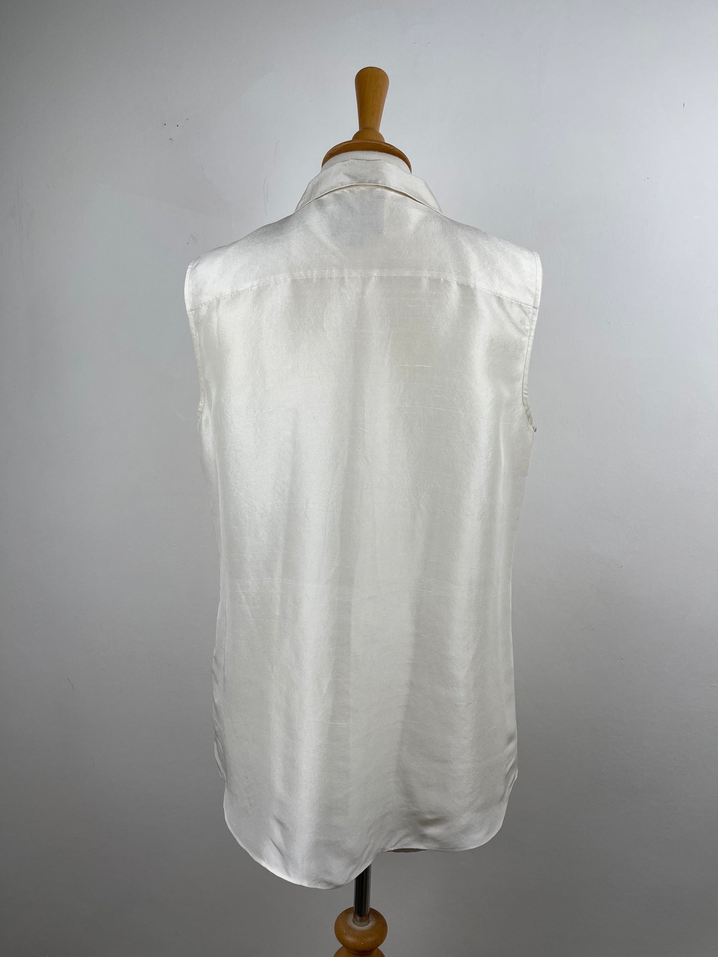 Cream Sleeveless Silk Blouse by Thomas Pink | Size M