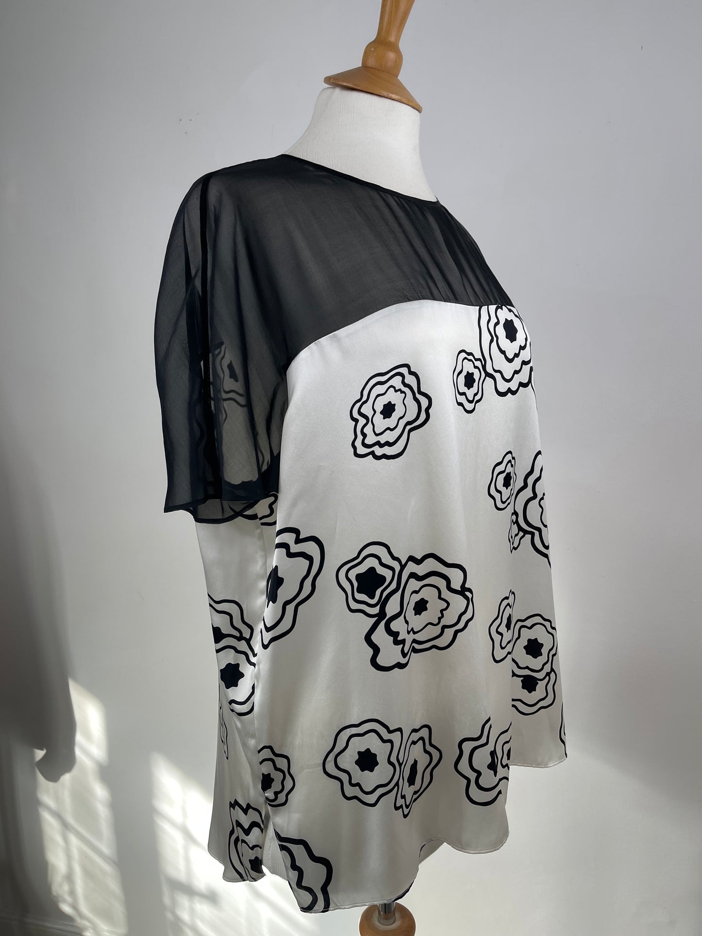 Black & White Silk Satin and Chiffon by Jaeger London | Size L