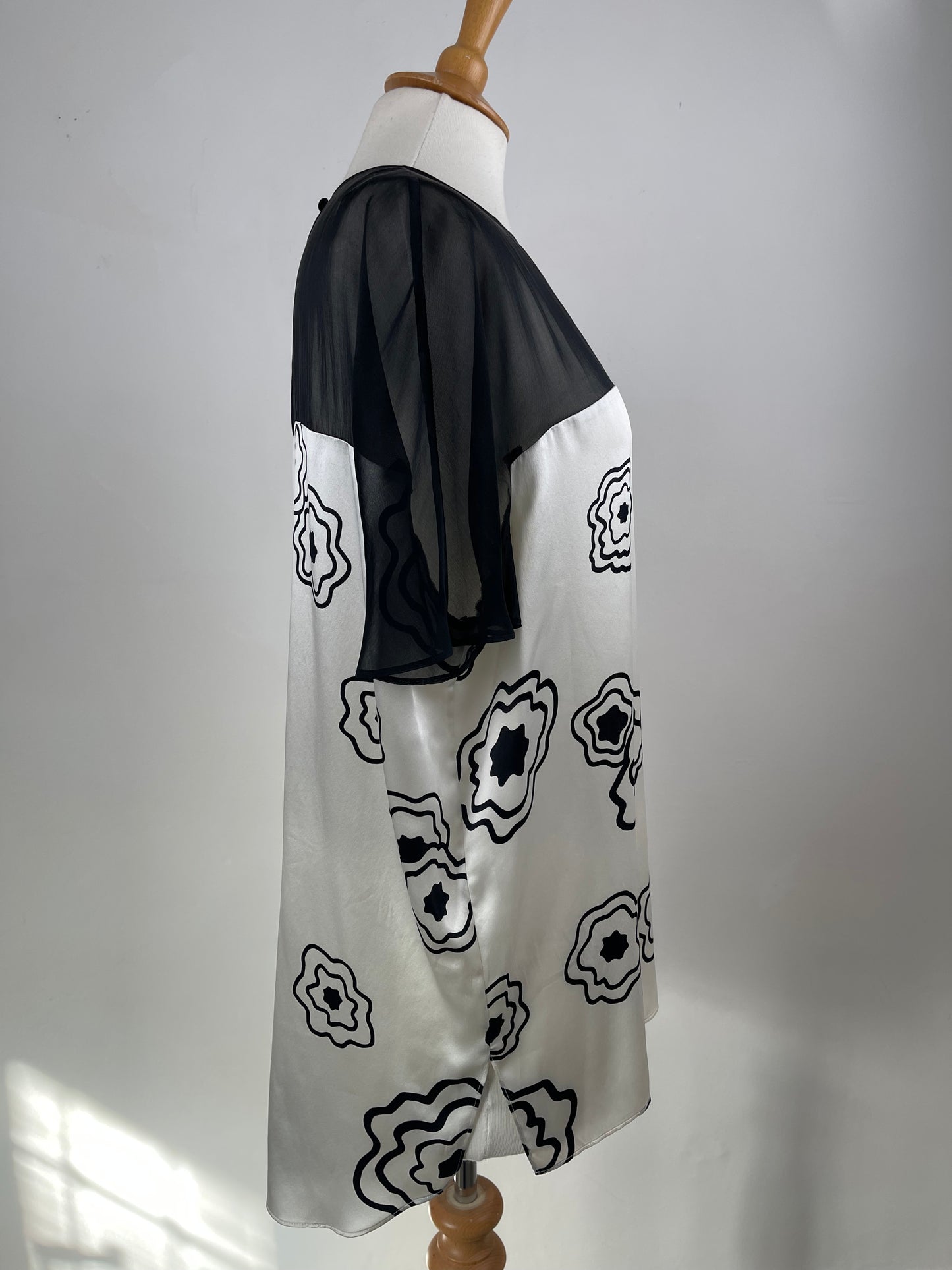 Black & White Silk Satin and Chiffon by Jaeger London | Size L