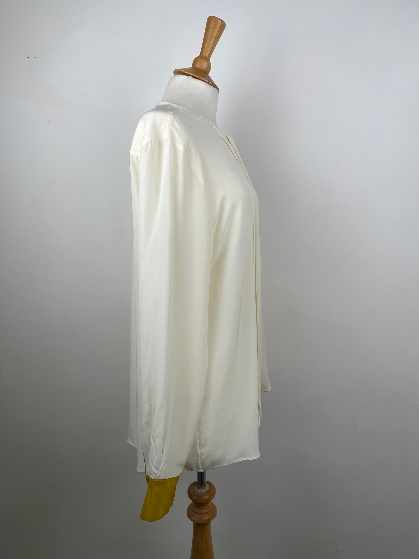 Off White Silk Blouse by Paul Smith | Size L