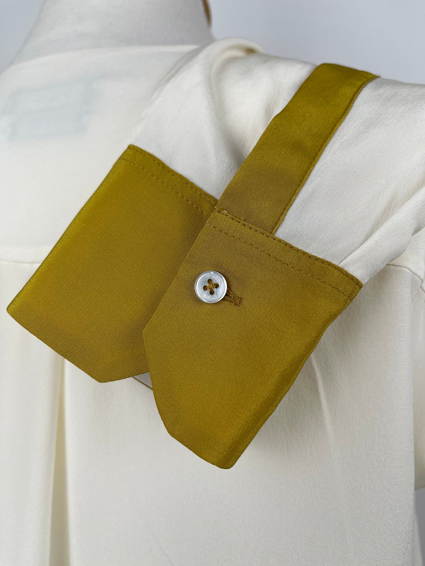 Off White Silk Blouse by Paul Smith | Size L