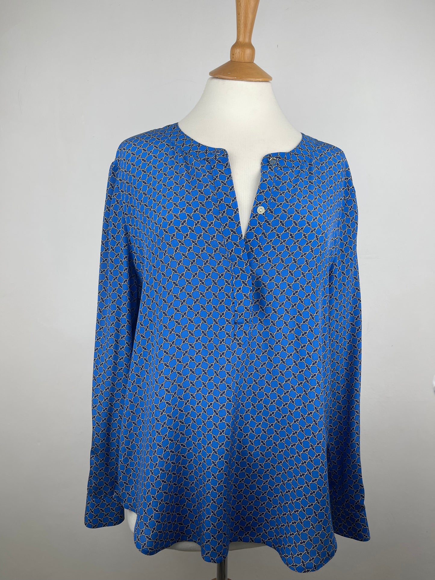 Blue Silk Crepe de Chine Classic Print Silk Blouse by Anne Taylor | Size L