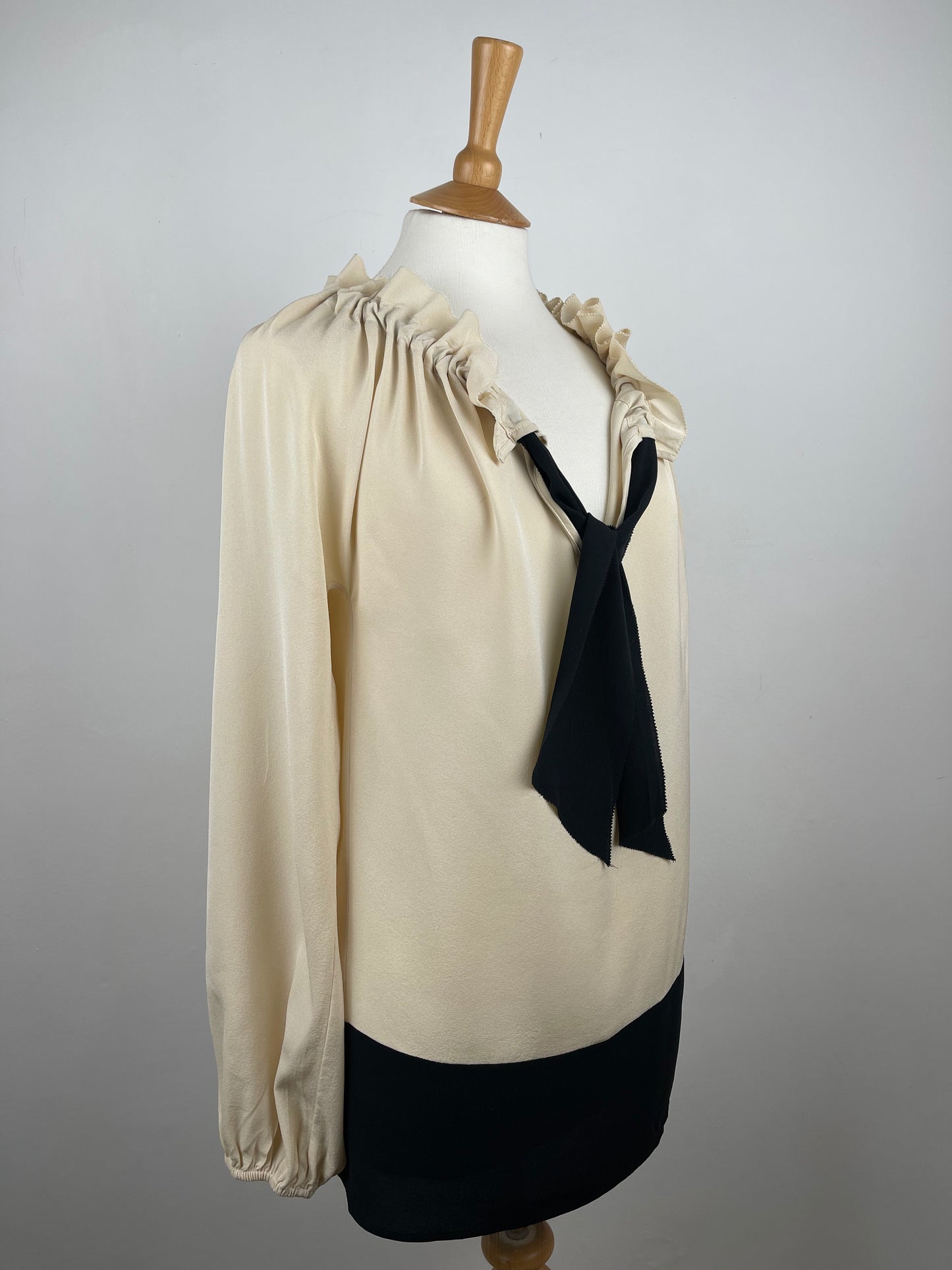 Cream and Black Silk Crepe Silk Blouse by Jaeger London Size| M