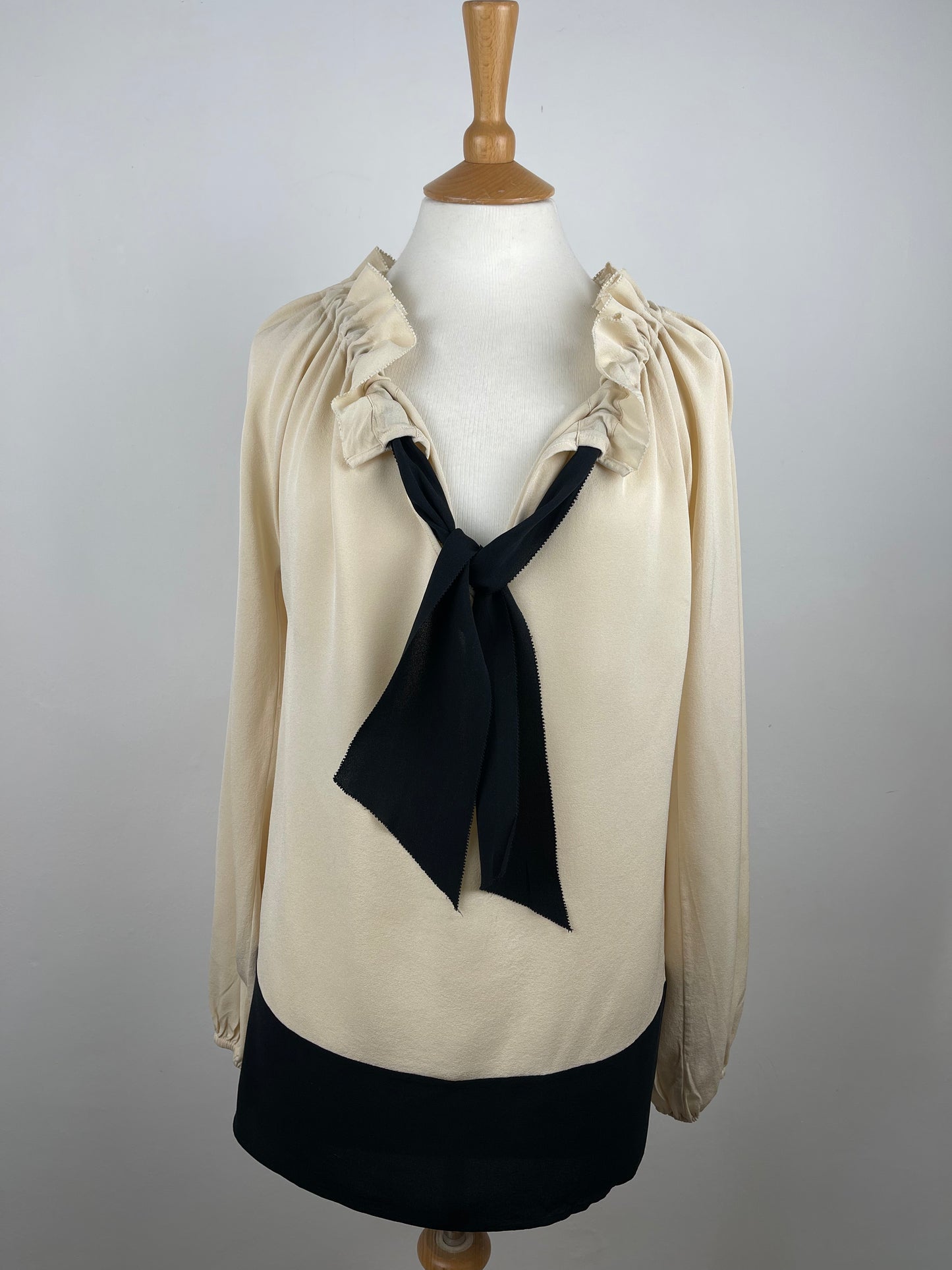 Cream and Black Silk Crepe Silk Blouse by Jaeger London Size| M