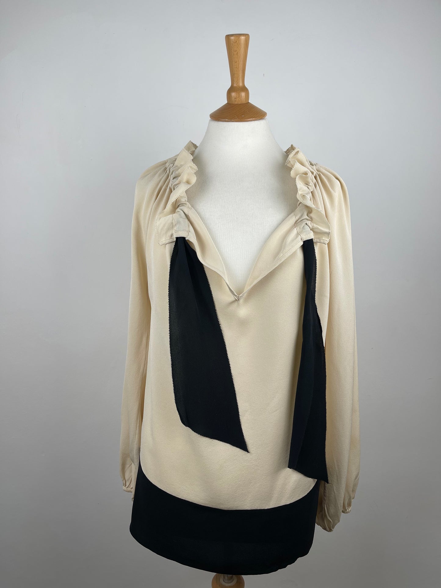 Cream and Black Silk Crepe Silk Blouse by Jaeger London Size| M