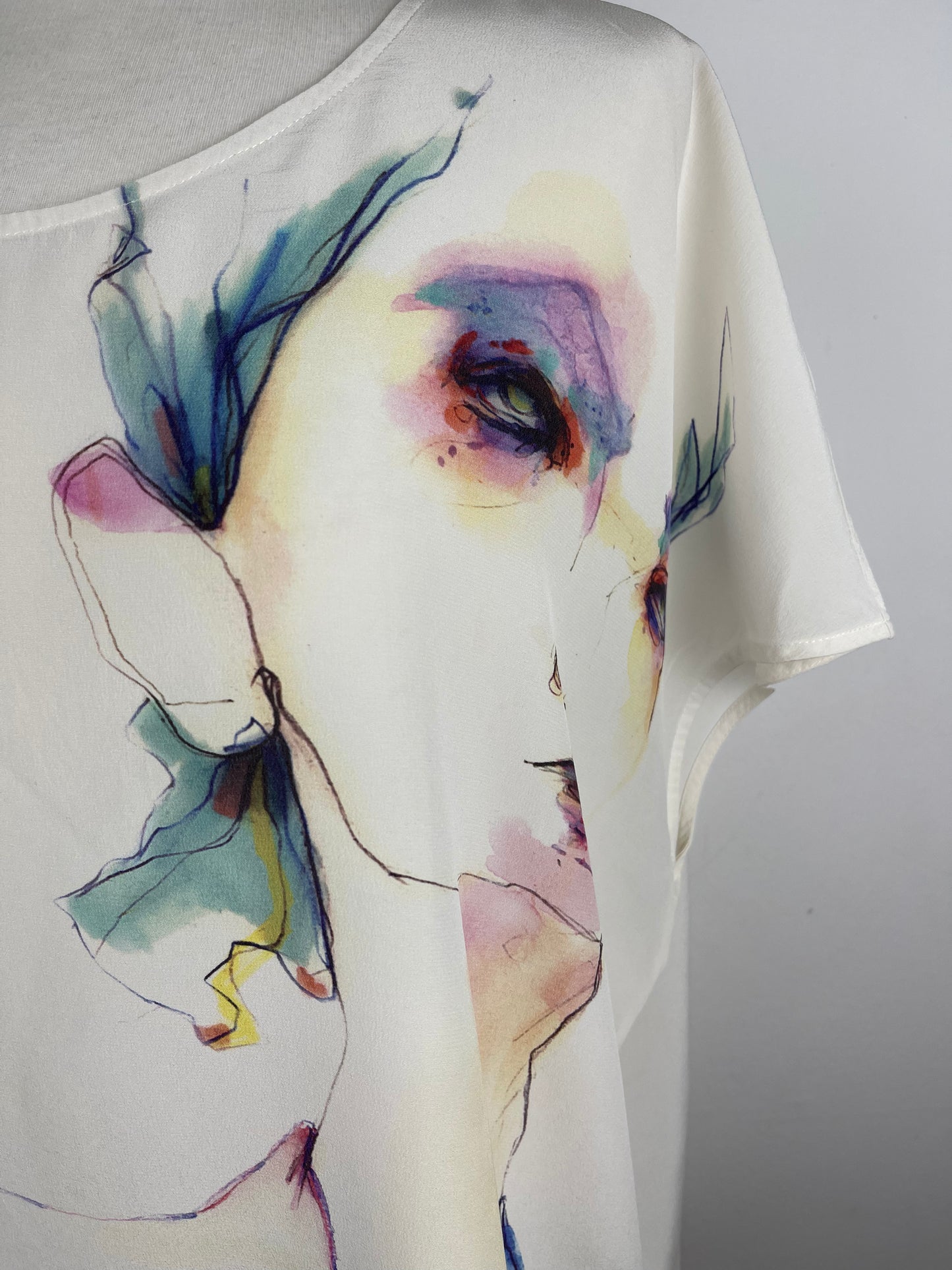 Illustration Silk top by Jigsaw | Size L